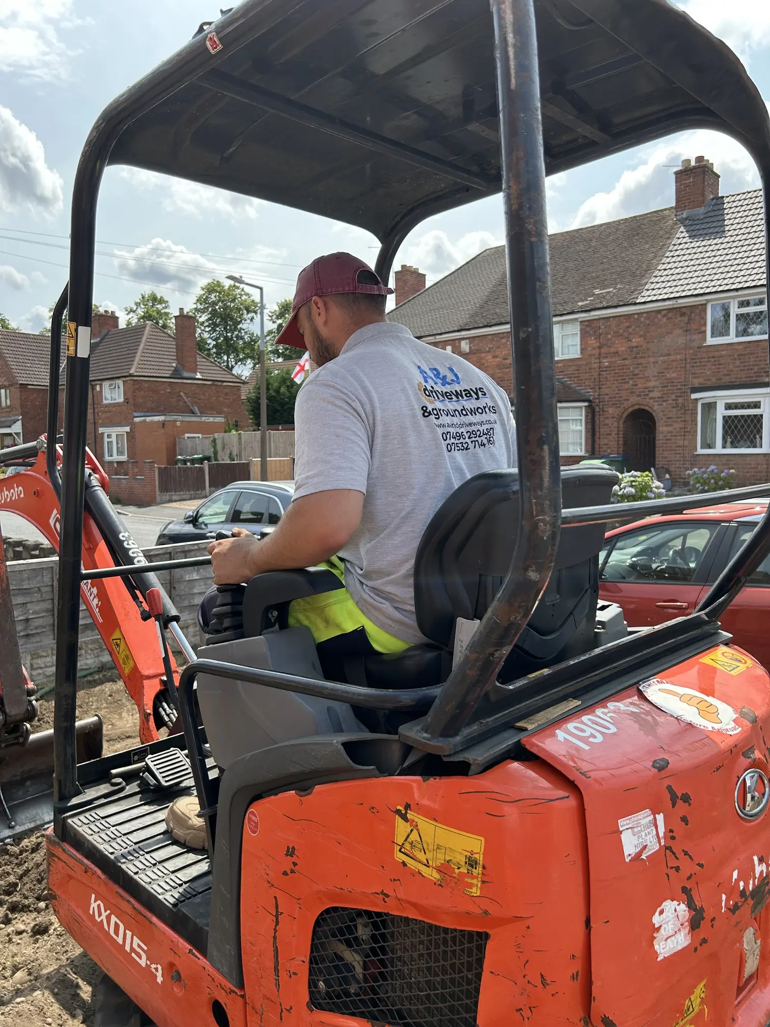 Driveways Dudley - digger excavating